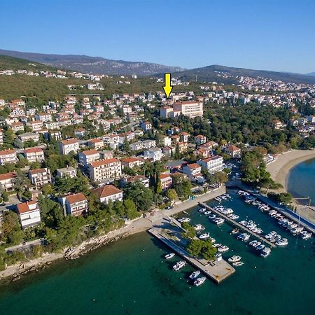 Apartments Dino Crikvenica Buitenkant foto