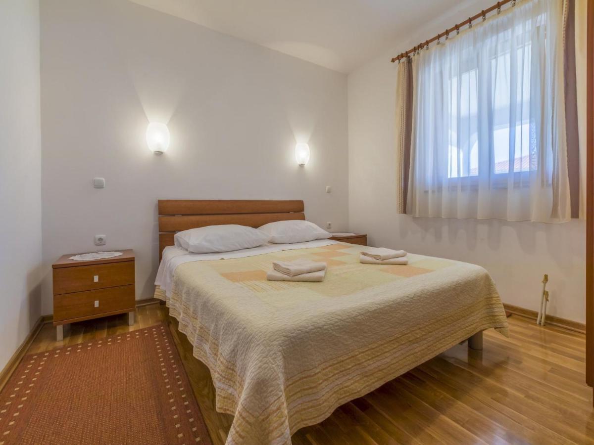Apartments Dino Crikvenica Buitenkant foto