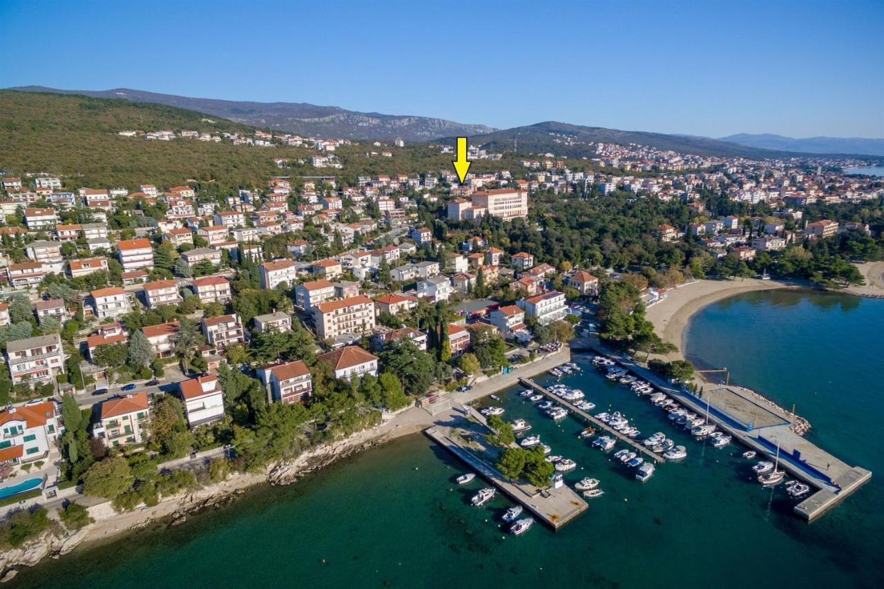Apartments Dino Crikvenica Buitenkant foto