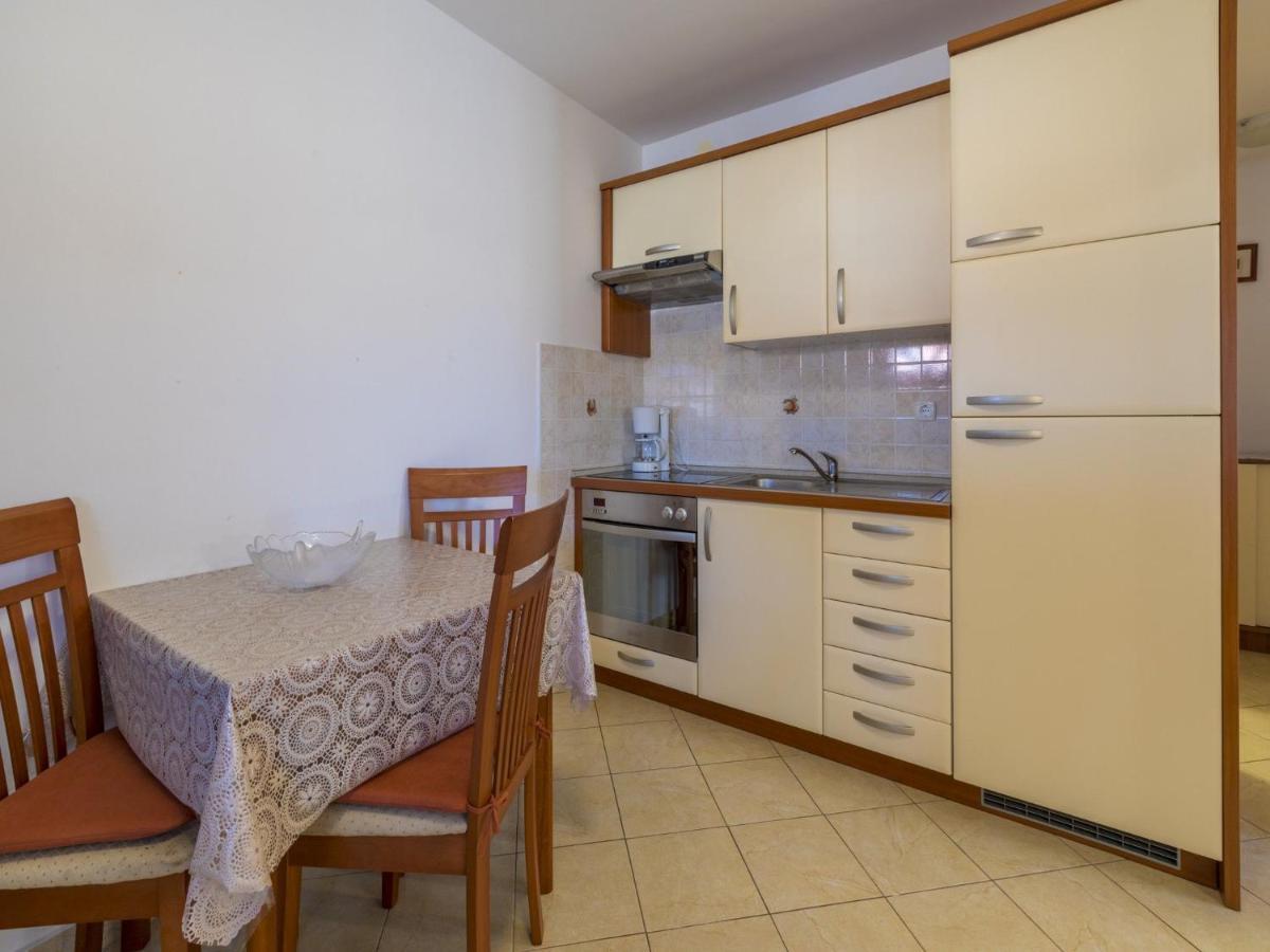 Apartments Dino Crikvenica Buitenkant foto