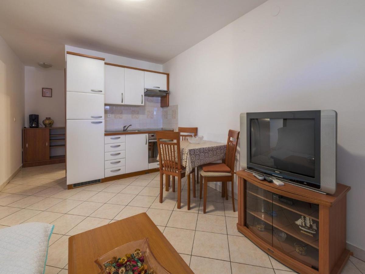 Apartments Dino Crikvenica Buitenkant foto