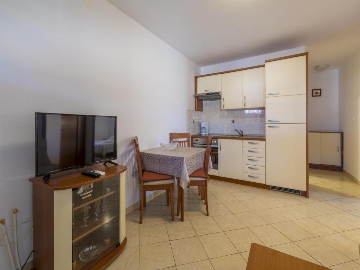 Apartments Dino Crikvenica Buitenkant foto